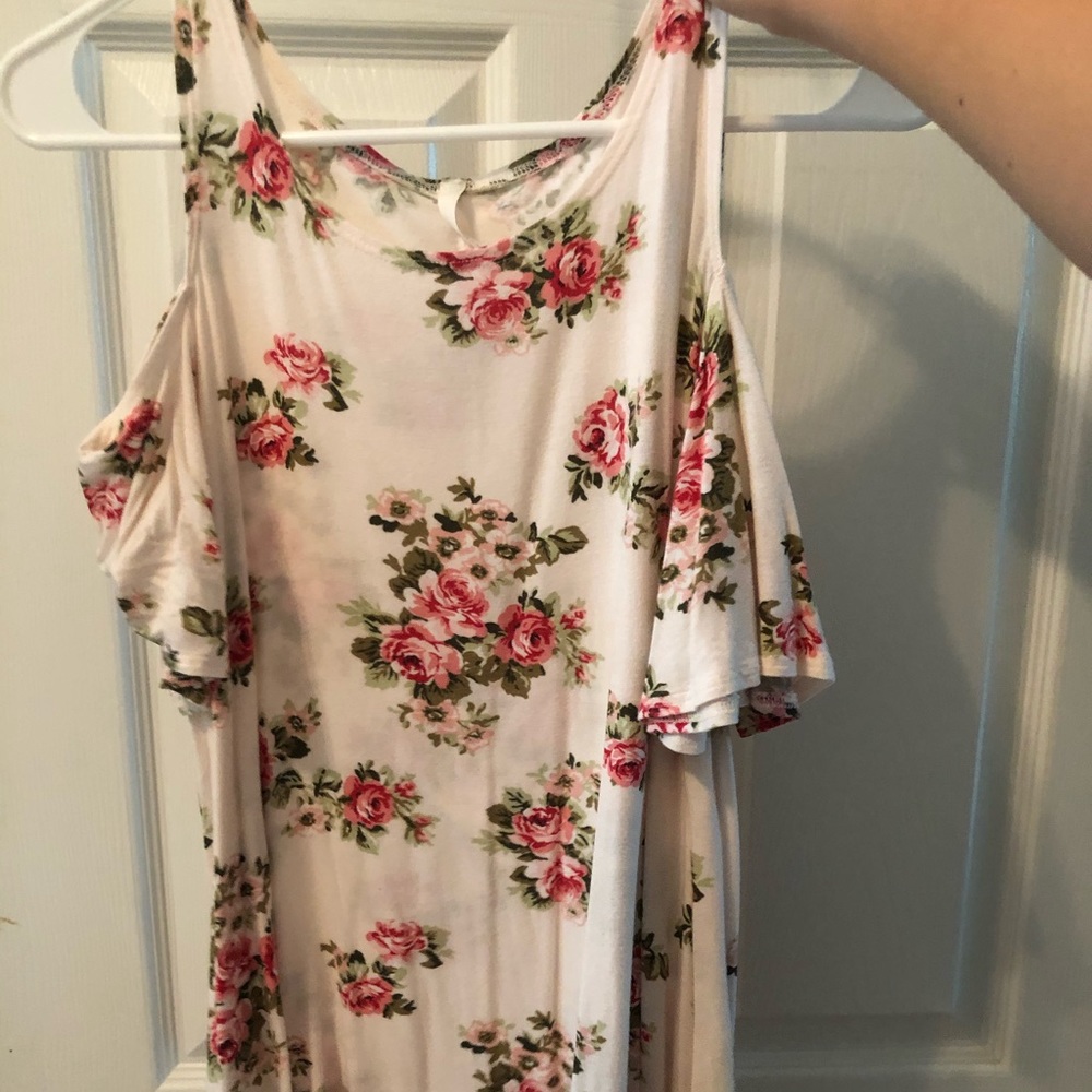 Floral Shirt w/ cut out shoulders